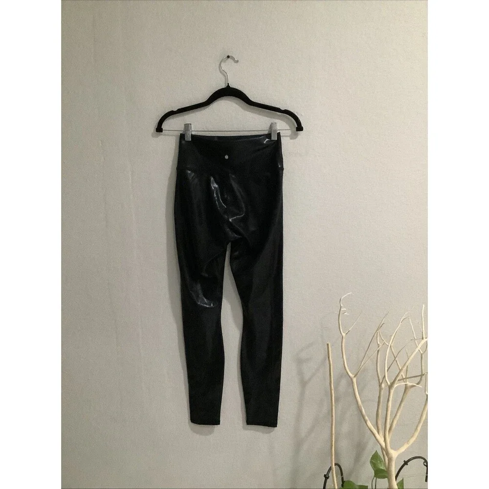 FABLETICS High-Waisted Foil BLACK Leggings SZ S NWT - Picture 10 of 10